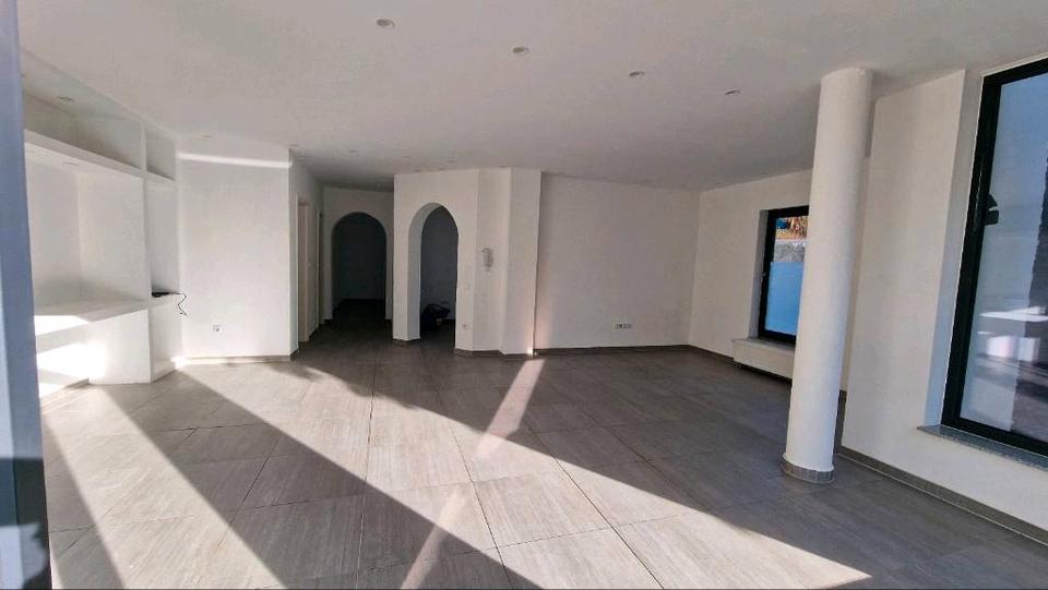 Einfamilienhaus Leidersbach - 5 Zimmer, 143 m&sup2;, 1.900&euro; | Angebot:26126456