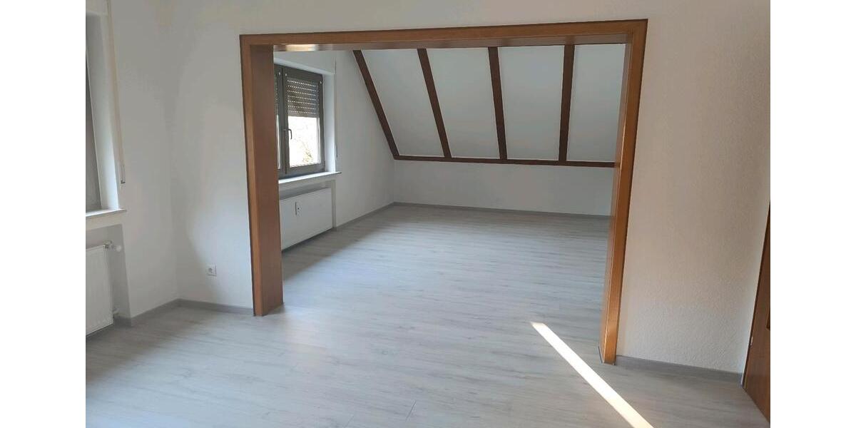 Dachgeschoßwohnung Andernach - 4 Zimmer, 103 m&sup2;, 550&euro; | Angebot:24211510