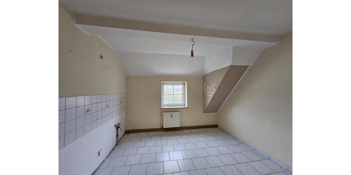 Dachgeschoßwohnung Braunsbedra - 3 Zimmer, 55 m&sup2;, 328&euro; | Angebot:26631490