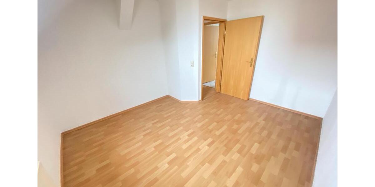 Dachgeschoßwohnung Meuselwitz - 2 Zimmer, 68 m&sup2;, 578&euro; | Angebot:24398752