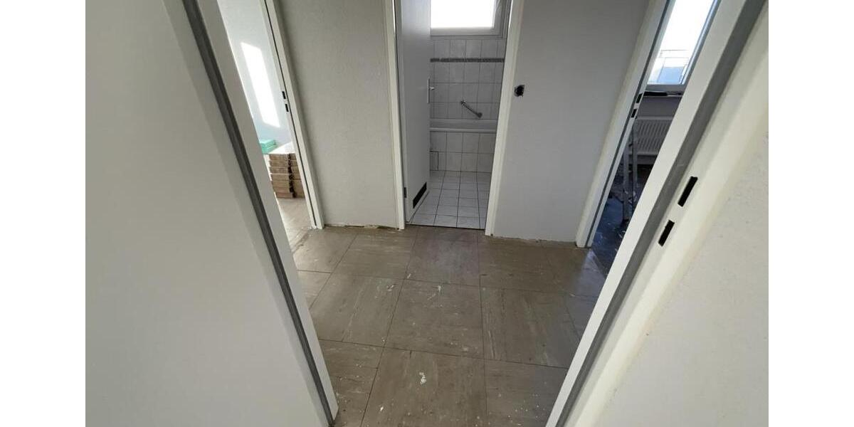 Etagenwohnung Duisburg Duisburg-Mitte - 3 Zimmer, 74 m&sup2;, 699&euro; | Angebot:25053172