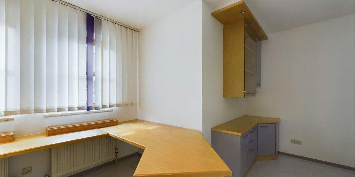 Gewerbeobjekt Nittendorf - 9 Zimmer, 169 m&sup2;, 1.495&euro; | Angebot:25802324