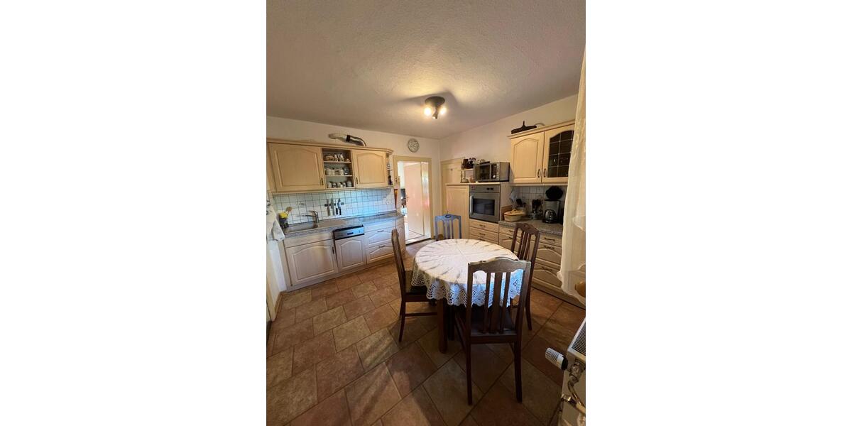 Wohnen auf Zeit Teutschenthal - 4 Zimmer, 180 m&sup2;, 22&euro; | Angebot:23616465