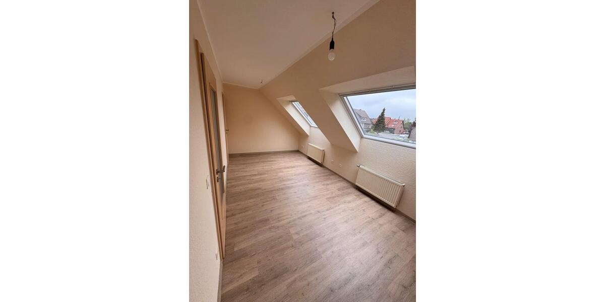 Dachgeschoßwohnung Rinteln - 3 Zimmer, 77 m&sup2;, 620&euro; | Angebot:26458017