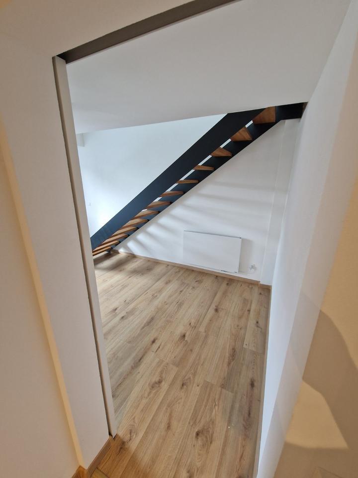 Moderne helle 2,5 Zimmer Maisonette Wohnung