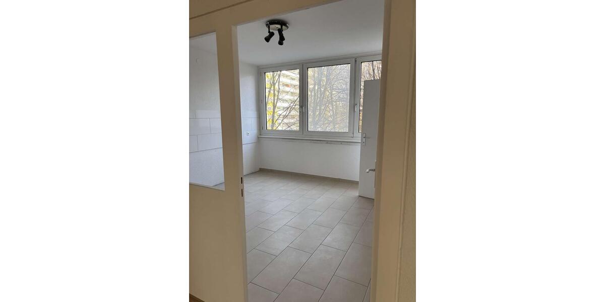 Etagenwohnung Karlsruhe Wettersbach - 4 Zimmer, 126 m&sup2;, 1.225&euro; | Angebot:25783076