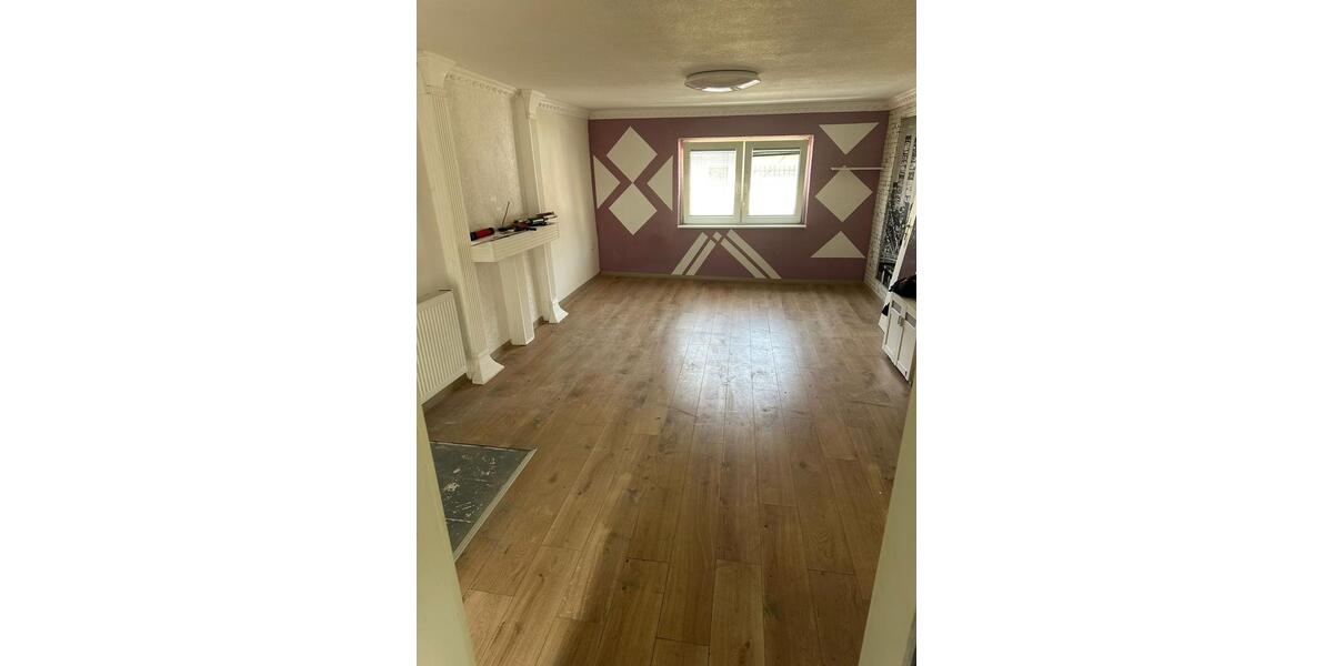 Etagenwohnung Schiffweiler - 1 Zimmer, 40 m&sup2;, 400&euro; | Angebot:26047353