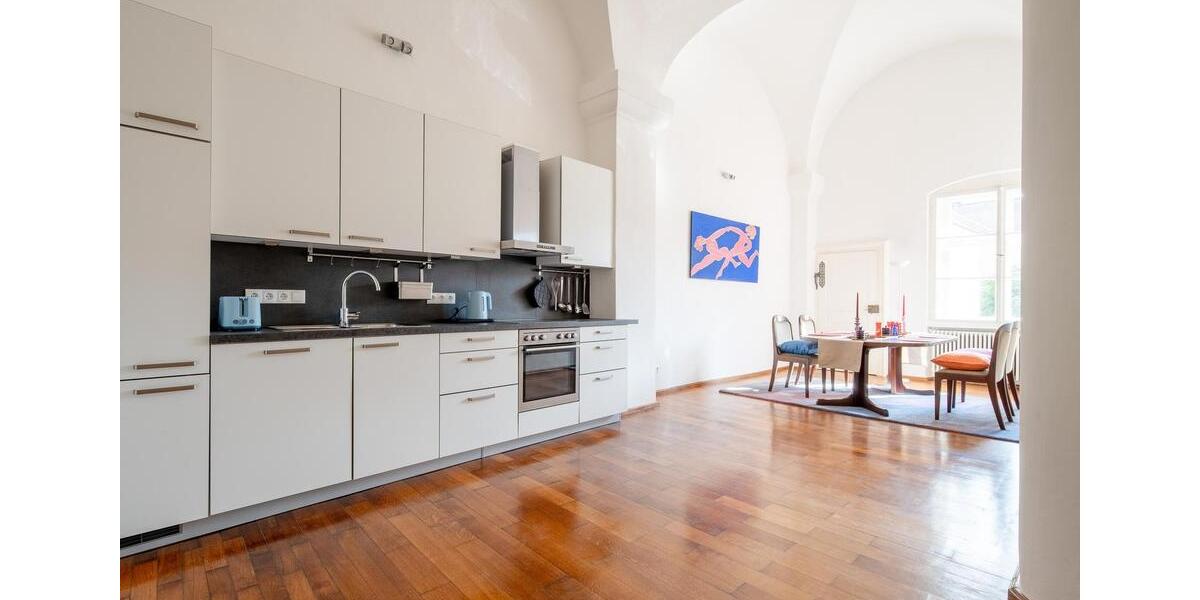 Elegante Altbauwohnung 3 zimmer