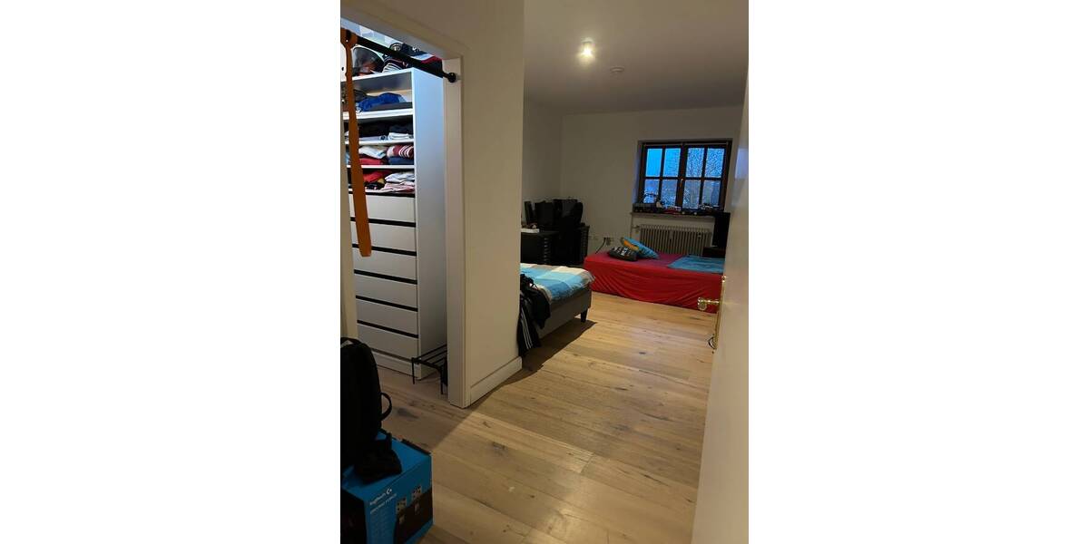 Etagenwohnung Oberhaching Deisenhofen - 3 Zimmer, 130 m&sup2;, 2.300&euro; | Angebot:26607570