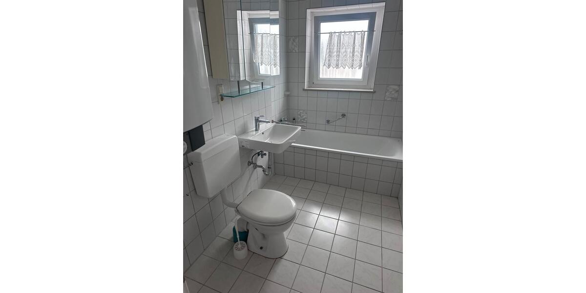 3 Zimmer komplett neu renoviert 3 zimmer