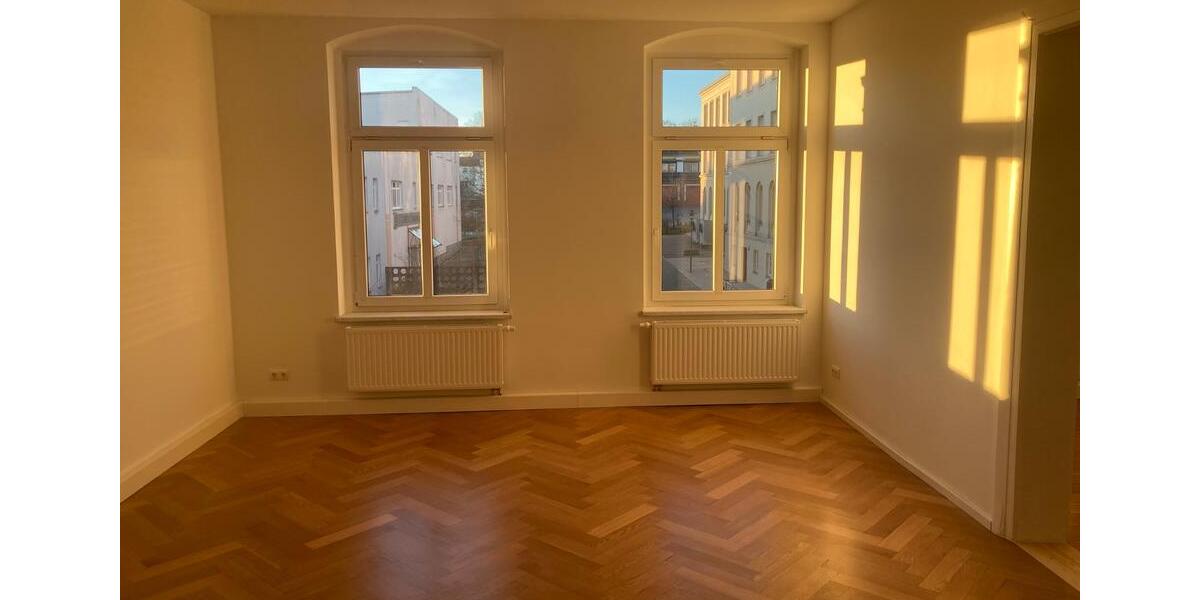 Etagenwohnung Reichenbach im Vogtland - 5 Zimmer, 150 m&sup2;, 900&euro; | Angebot:26120392
