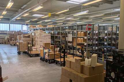 Halle in Esslingen 4.180 € 710 m² zimmer