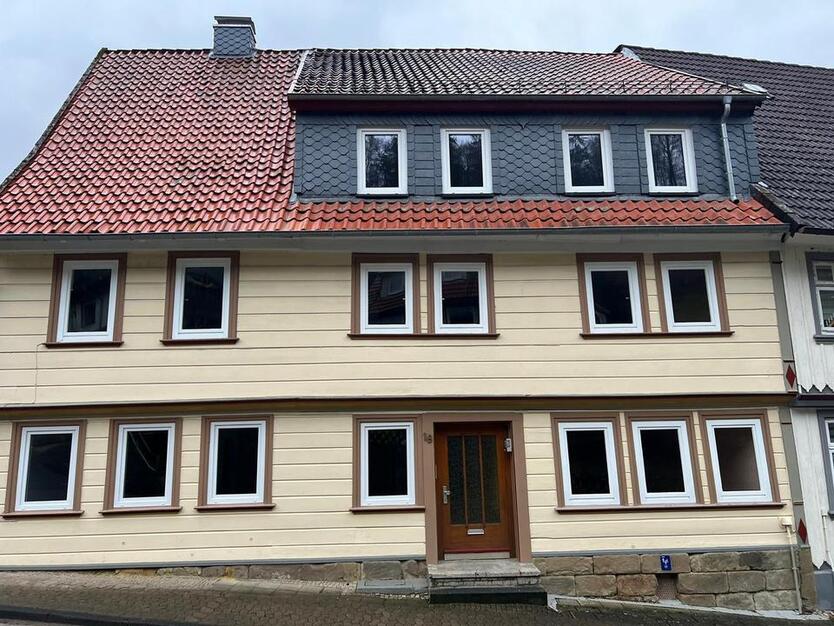 Lichtdurchflutete 4 Zimmer Wohnung mit Werkstattbereich in Bad Grund