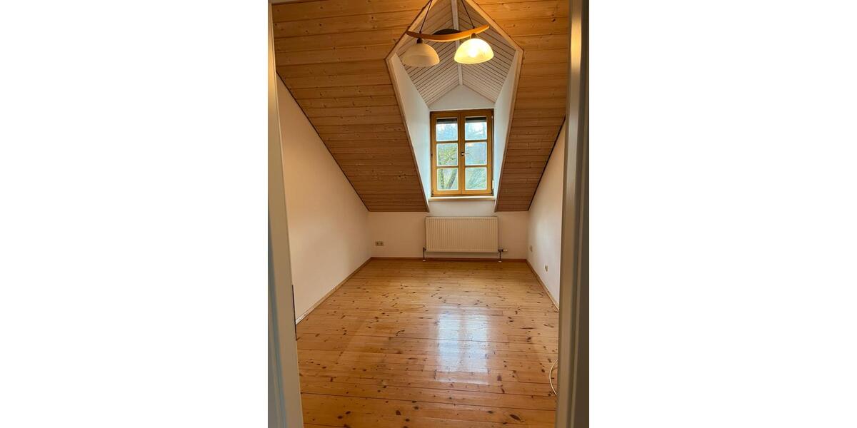 Dachgeschoßwohnung Vilshofen an der Donau - 2 Zimmer, 71 m&sup2;, 568&euro; | Angebot:26585558