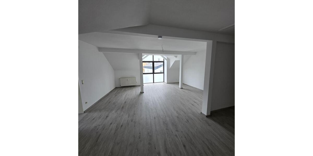Dachgeschoßwohnung Riedstadt - 3 Zimmer, 75 m&sup2;, 990&euro; | Angebot:26547045