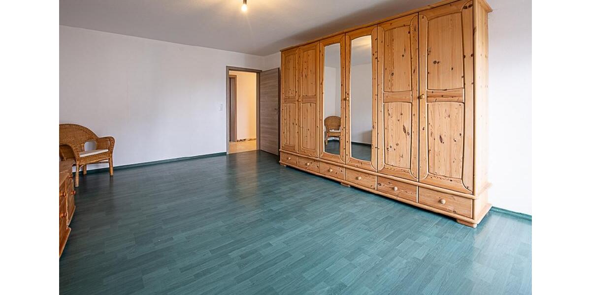 Etagenwohnung Hoffeld - 4 Zimmer, 121 m&sup2;, 780&euro; | Angebot:26498349
