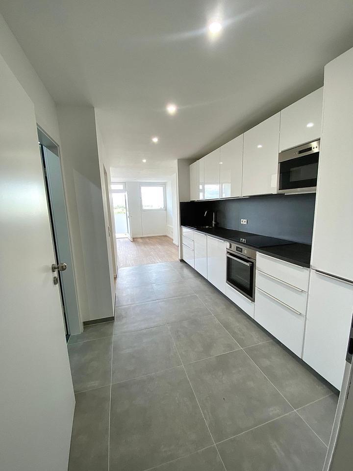Erstbezug Kernsanierte Wohnung Luxusausstattung