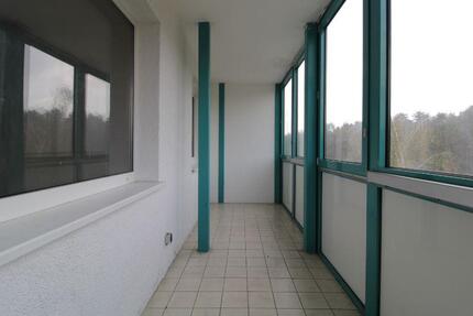 ++ VierraumWohnung mit großem Balkon ++