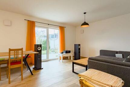 Hier beginnt Dein Feierabend: Helle Traumwohnung mit eigener Terrasse & 50 m² Privatgarten 2 zimmer