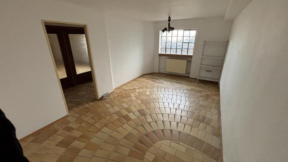 Etagenwohnung Kalbach - 2 Zimmer, 60 m&sup2;, 300&euro; | Angebot:24746308