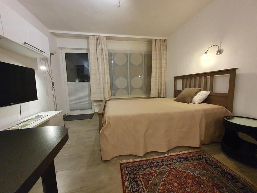 1-Zimmer-Apartment am Wald, zentral WOB | möbliert, Küche, Balkon