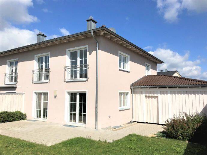 Moderne Doppelhaushälfte mit Garten in Sachsen b. Ansbach