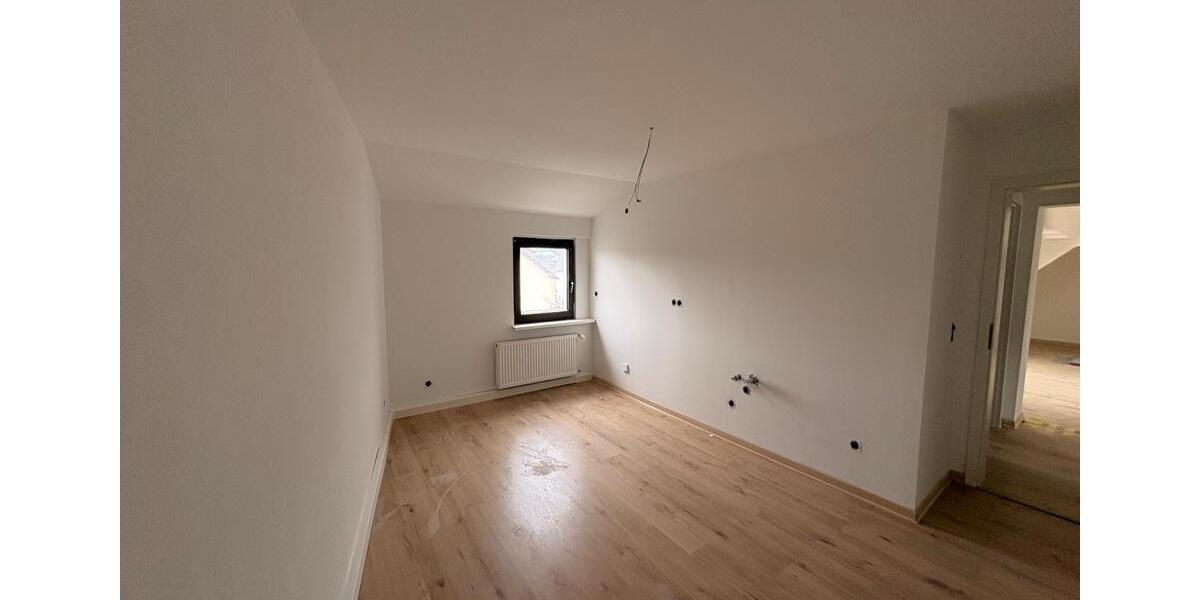Dachgeschoßwohnung Bendorf - 2.5 Zimmer, 70 m&sup2;, 900&euro; | Angebot:25406738