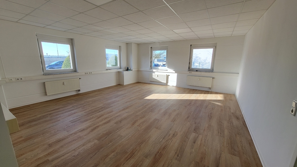 Nagelneu sanierte Bürofläche - ca. 65 m² im Gewerbergebiet Flörsheim-Weilbach - Gewerbeobjekt Flörsheim | Angebot:26003819