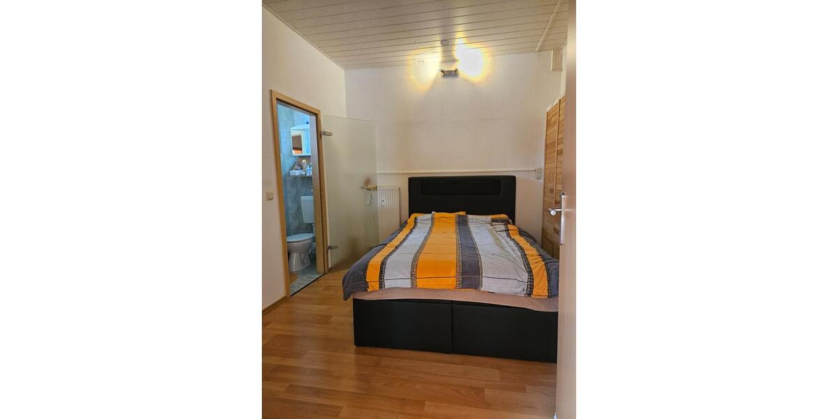 Etagenwohnung Saalfeld (Saale) - 2 Zimmer, 69 m&sup2;, 448&euro; | Angebot:25294458