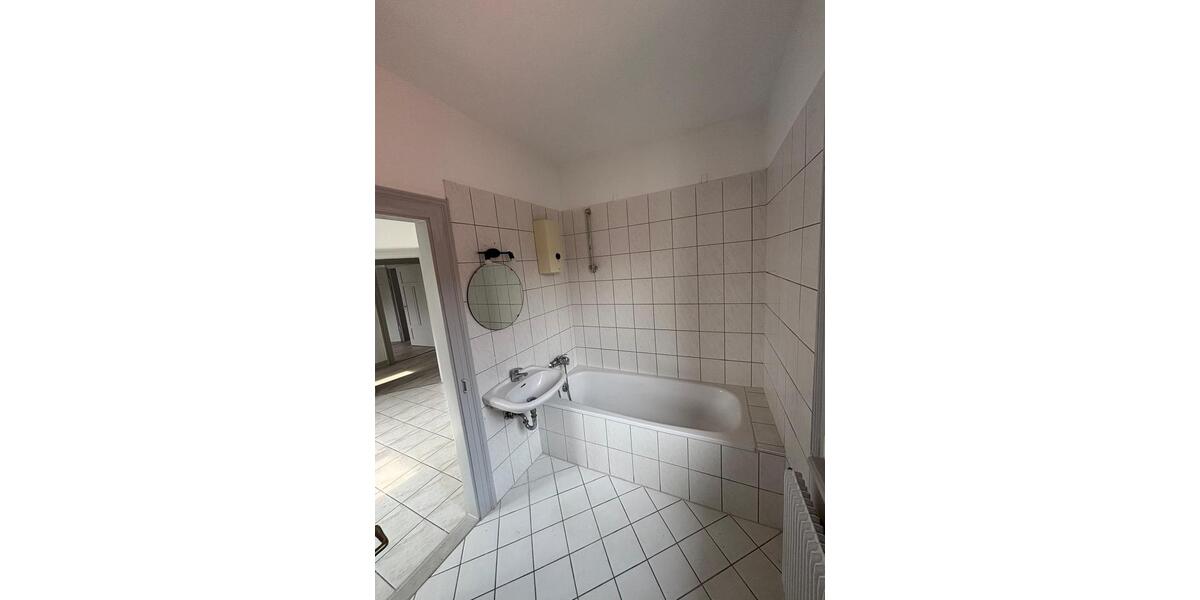 Dachgeschoßwohnung Tuttlingen - 4 Zimmer, 85 m&sup2;, 800&euro; | Angebot:24650514