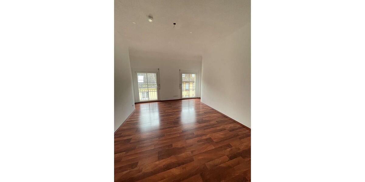 Etagenwohnung Waldshut-Tiengen Tiengen - 4 Zimmer, 158 m&sup2;, 1.500&euro; | Angebot:26479729