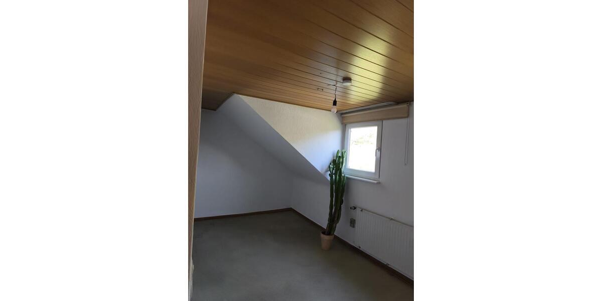 Dachgeschoßwohnung Betzdorf - 4 Zimmer, 90 m&sup2;, 900&euro; | Angebot:26521250