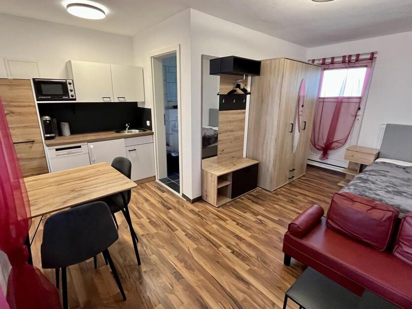 Modernes möbliertes Apartment Studio nahe Messe und Stadtzentrum
