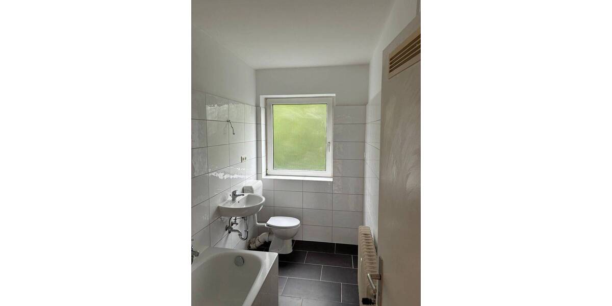 Etagenwohnung Salzgitter Lebenstedt - 3 Zimmer, 63 m&sup2;, 377&euro; | Angebot:26730754