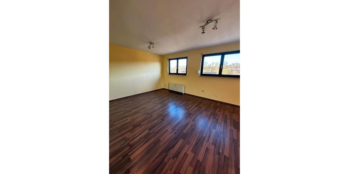 Dachgeschoßwohnung Kraichtal - 3 Zimmer, 80 m&sup2;, 620&euro; | Angebot:25319625