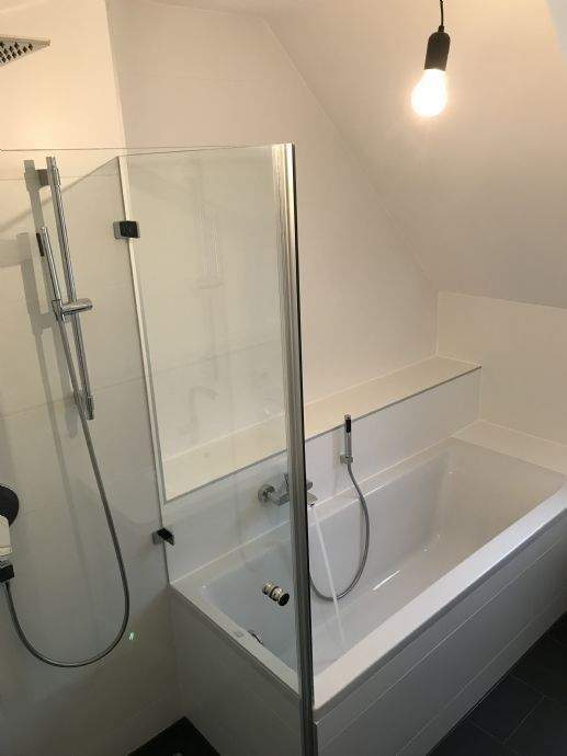 Großzügige 4-Zi-Whg. mit Einbauküche 4 zimmer