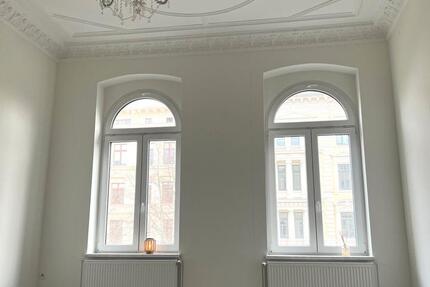 Altbauflair in bester Lage, großzügige 3-Raum-Wohnung inkl. neuwertiger Einbauküche! 3 zimmer