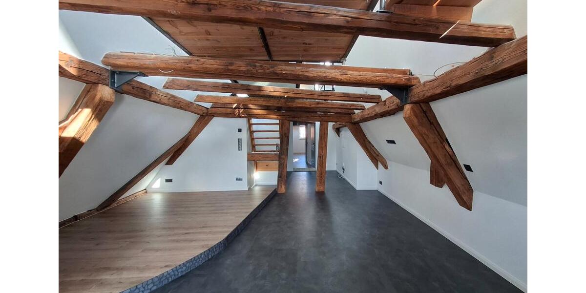 Dachgeschoßwohnung Kronach - 2 Zimmer, 114 m&sup2;, 1.100&euro; | Angebot:26439403