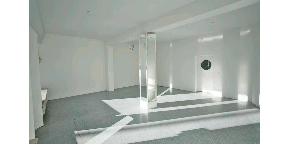 Gewerbefläche an der Hauptstrasse zimmer