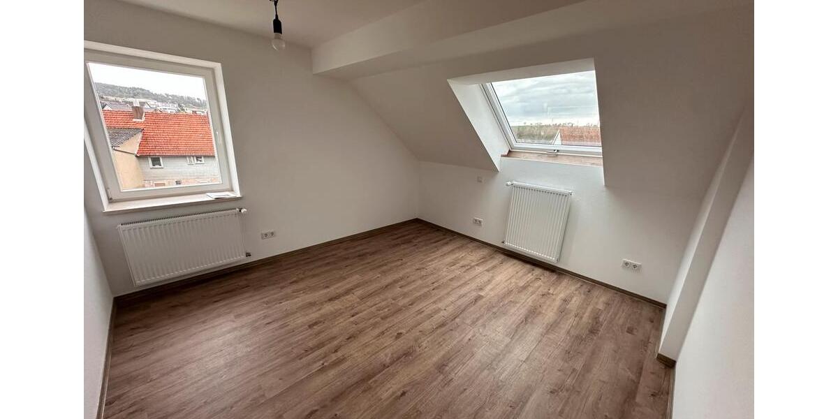 Dachgeschoßwohnung Neukirchen - 3 Zimmer, 68 m&sup2;, 1.234&euro; | Angebot:24431277