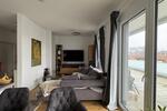 Top gelegene Penthouse-Wohnung mit Balkon und Einbauküche 3 zimmer