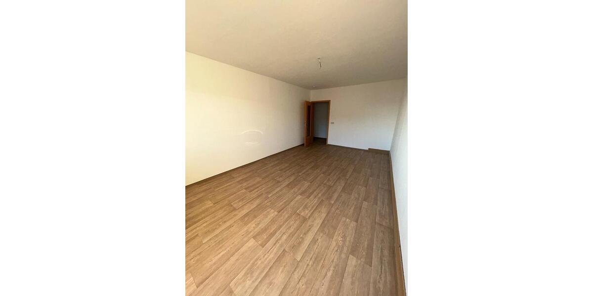 Wunderschöne 3-RW mit Einbauküche 3 zimmer