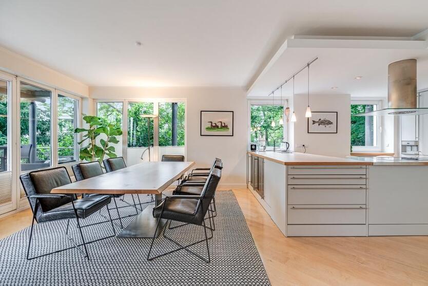 Geräumige, exklusive und gepflegte 5-Raum-Wohnung