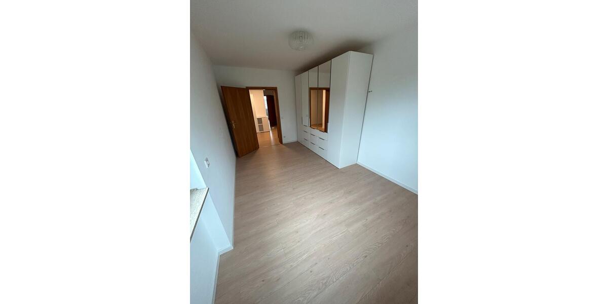 Wohnen auf Zeit Saarbrücken - 14 Zimmer, 145 m&sup2;, 495&euro; | Angebot:25768827
