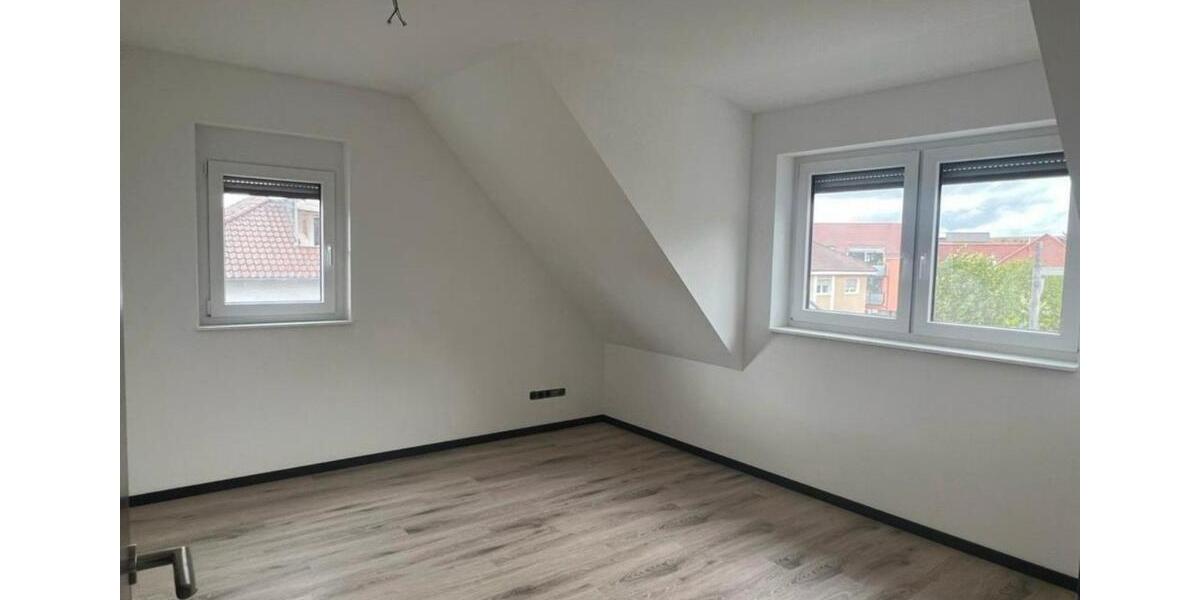 Etagenwohnung Sulzfeld - 3 Zimmer, 82 m&sup2;, 1.320&euro; | Angebot:24717655