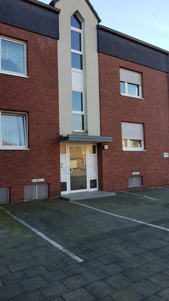 2 Zimmer EG Wohnung mit Balkon und Stellplatz in Oberbruch
