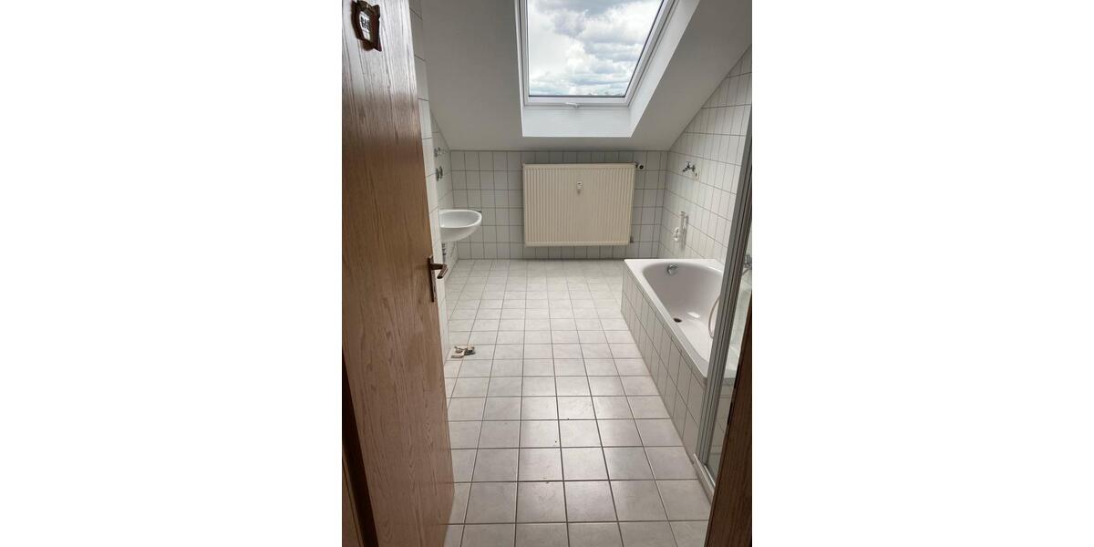 Dachgeschoßwohnung Kaufbeuren - 4 Zimmer, 115 m&sup2;, 1.150&euro; | Angebot:26618031