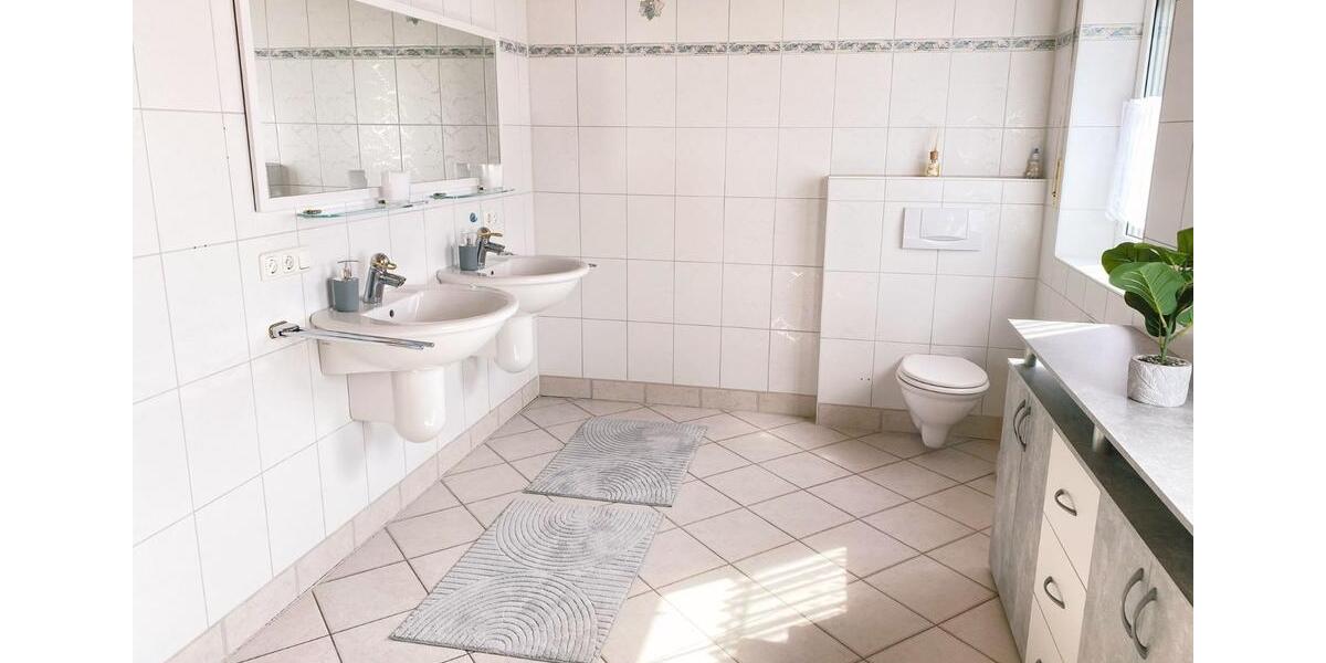 Einfamilienhaus Altenmünster - 6 Zimmer, 225 m&sup2;, 1.800&euro; | Angebot:24610377