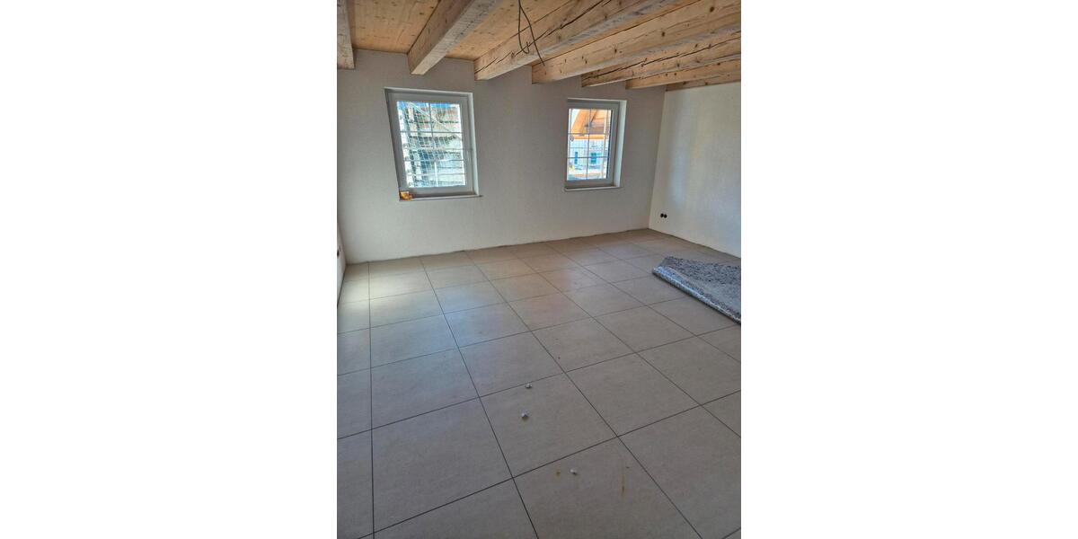 Etagenwohnung Mengen - 3.5 Zimmer, 120 m&sup2;, 1.100&euro; | Angebot:26317423