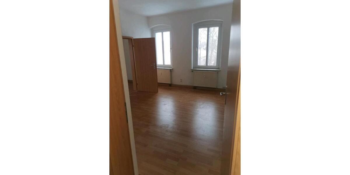Dachgeschoßwohnung Oberlungwitz - 5 Zimmer, 110 m&sup2;, 550&euro; | Angebot:24384945